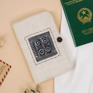 bao passport thổ cẩm, thiết kế nhỏ gọn vừa lòng bàn tay, hoạ tiết độc đáo, đựng mọi giấy tờ cá nhân gọn gàng và an toàn, thủ công, trúc lâm handmade, chus