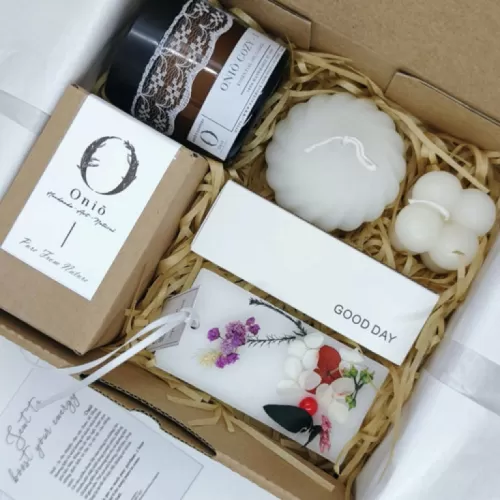 hộp quà tặng 3 loại nến thơm (nến oniõ cozy, nến củ tỏi, nến little bubble) và sáp thơm, onio soapery, chus