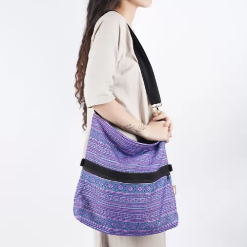 folded brocade bag tct72, striking design, traditional embroidered ethnic fabric, basic design, suitable for work and outings