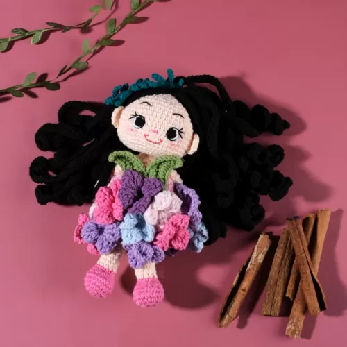 hana hydrangea crochet doll, hydrangea flower pattern, distinctive colors and shapes, soft knit material, elegant design