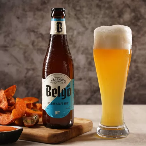 belgo wit beer (17 ibu), handcrafted beer, traditional brewing methods, balanced taste between sweet and bitter, a hint of light spiciness