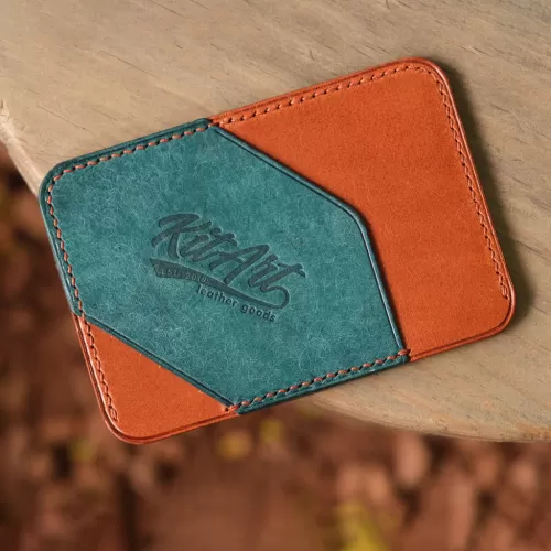 handmade vegetable-tanned leather cardholder, premium handmade leather material, light natural fragrance, unique color combination