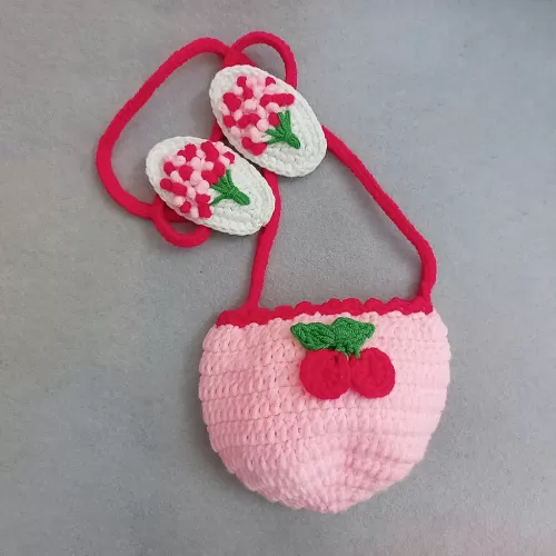 mini crocheted bag for kids, cute mini bag, handmade knitted bag, delicate hand embroidery details, a gift for baby girls