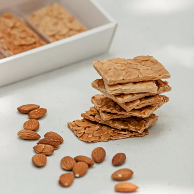 almond tuiles, cereal seed cookies, weight-loss diet cookies, supplementary nutritious snack, long-lasting satiety snack