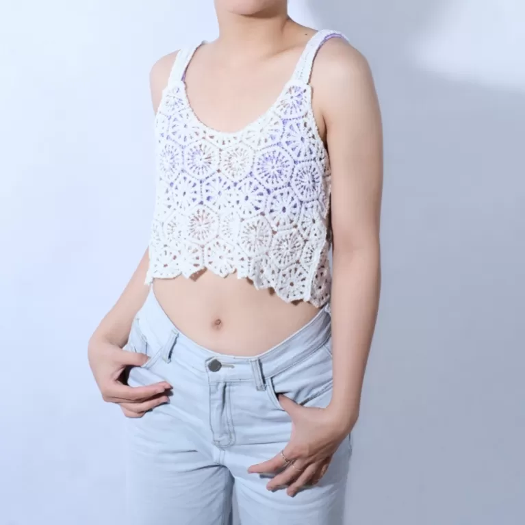 áo croptop layla, áo len mỏng, áo hai dây bằng len, áo croptop đi biển, áo len móc handmade, áo mặc đi biển