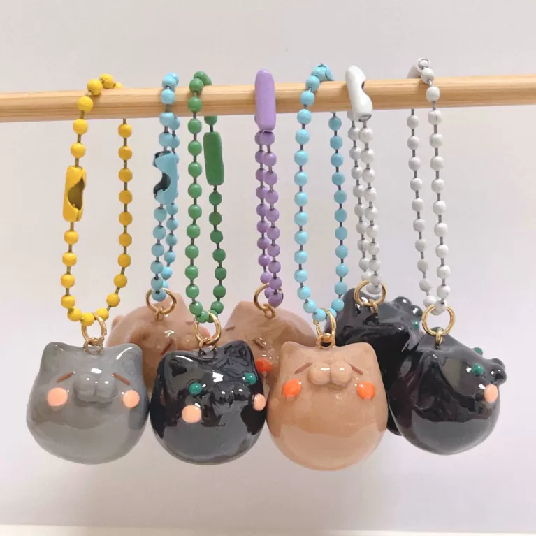 chubby cat, handmade clay keychain, adorable design, high durability, keychain or backpack decoration, handmade product