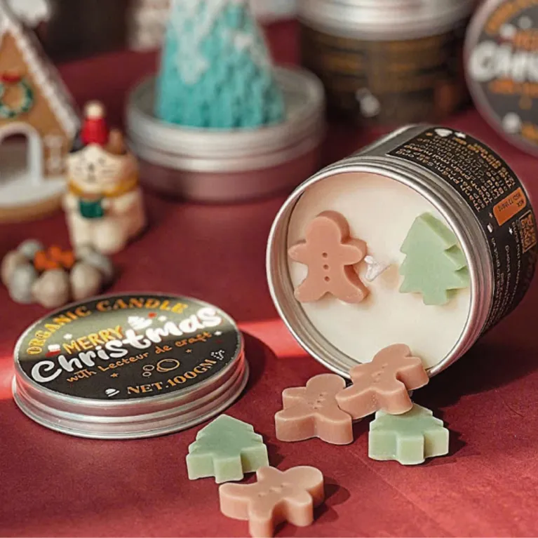 The Noel Scented Candle Gift Box is your gateway to a memorable Christmas, featuring a festive Christmas scented candle that doubles as a unique Christmas gift and a charming addition to your holiday decorations