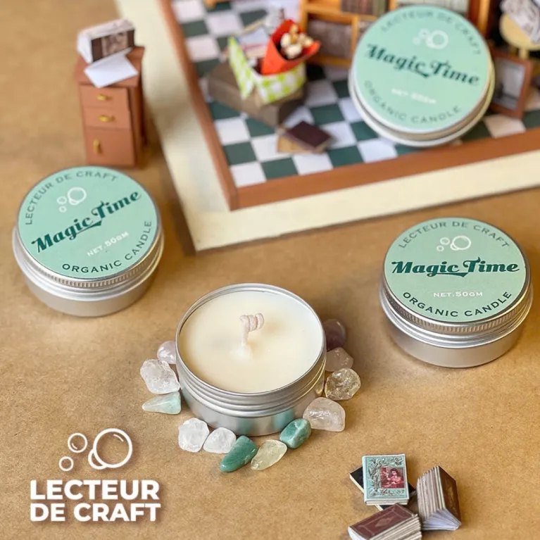 The "Magic Time" Handmade Scented Candle is the perfect Christmas gift or gift for her, transporting you to a mysterious and charming space with its premium fragrance and elegant design.