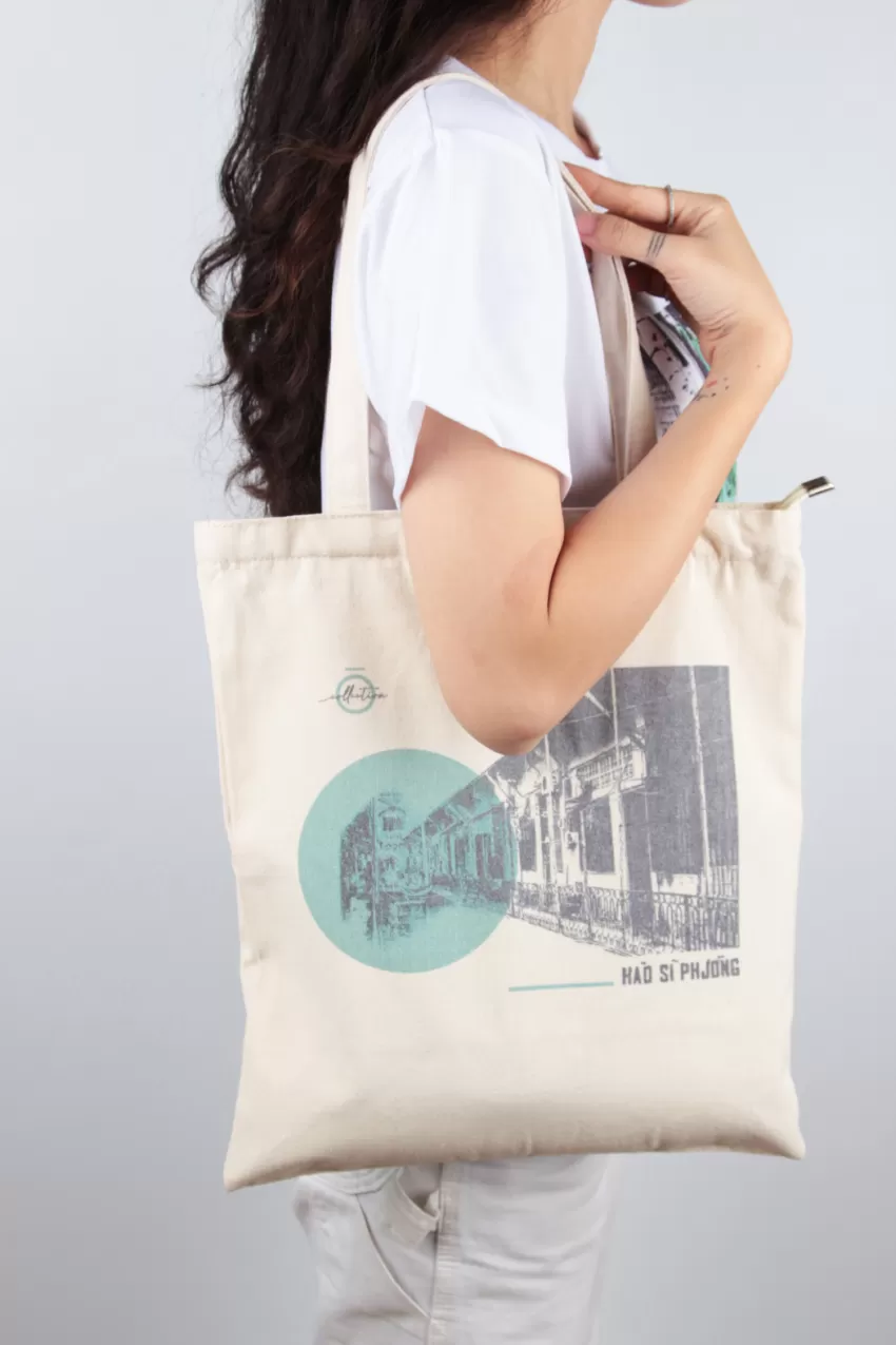 Hao Si Phuong Tote Bags