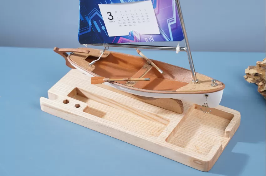 Lucky Paddles Sailboat Model C250.T5 With Calendar