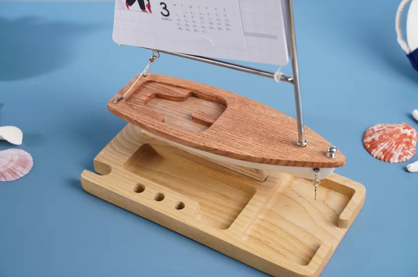 Lucky Sailboat Model C200.T10 With Calendar