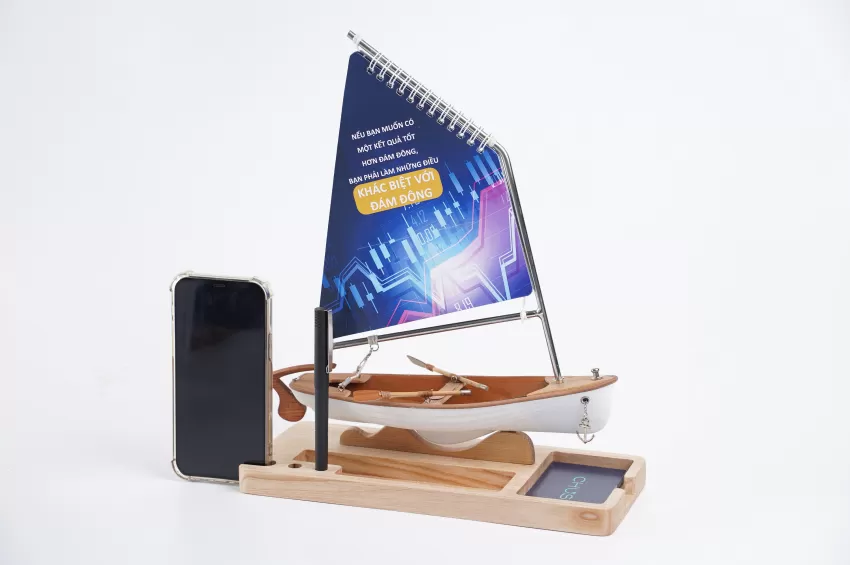 Lucky Paddles Sailboat Model C250.T5 With Calendar