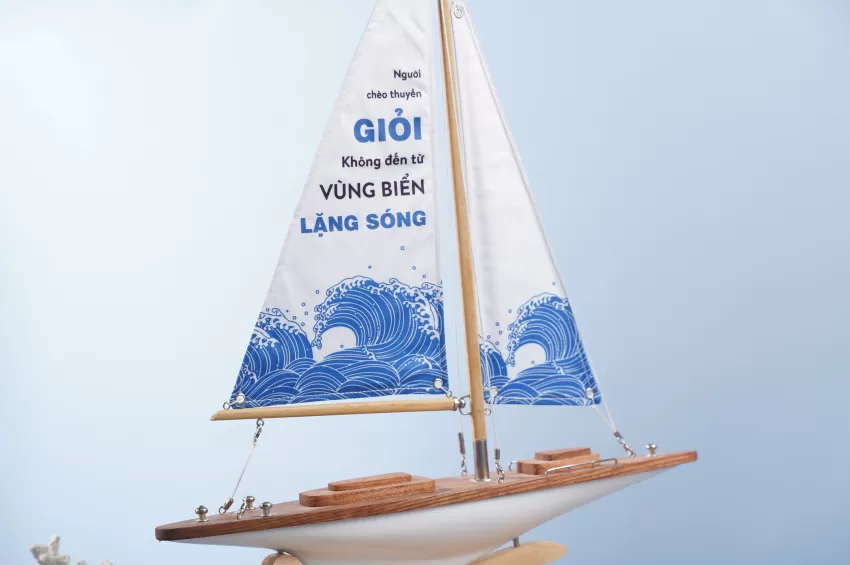 Lucky Sailboat Model L380.T2 With Art Silk Fabric Double Sail