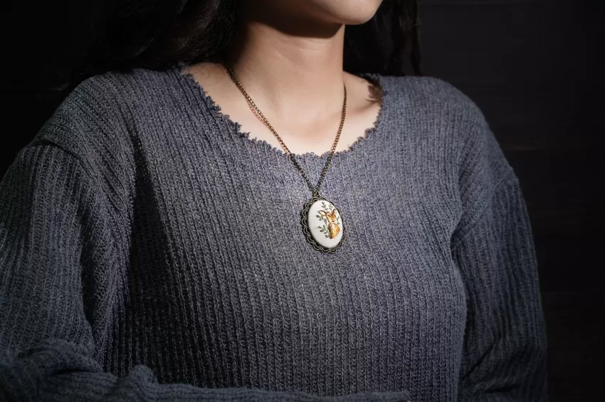Oval-Shaped Pendant Necklace With Vintage Hand-Embroidery, Oval-Shaped Necklace, Large Pendant, Elegant Color Scheme, Exquisite Design
