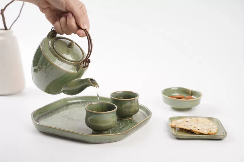 “Dáng Mới” Teapot Set, Crystal 14 Porcelain