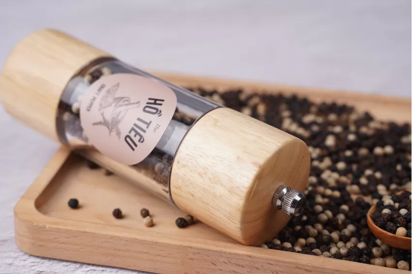 Pepper Mill With 6 Types Of Vietnamese Peppers, Large Pepper Gift Box, Handheld Pepper Grinder, Dry Pepper Grinder