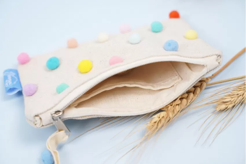 Pom Pom Pouch