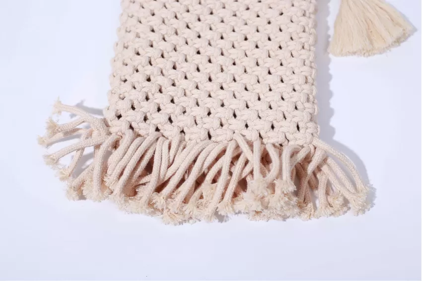 Pom-Pom Macrame Bags, Cute And Compact Design, Made Of Natural Cotton Material, Free-Spirited And Casual Style, Suitable For Beach Outings