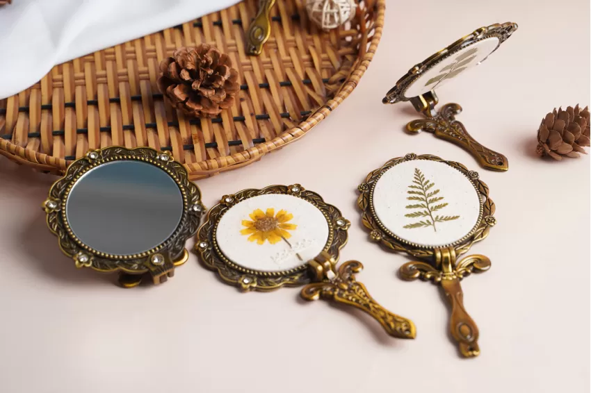 Dried Flower Hand Mirrors With Handles