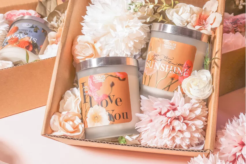 Gift Set of Flower & Handmade Scented Soy Candle Jar, “For My Beloved” Collection