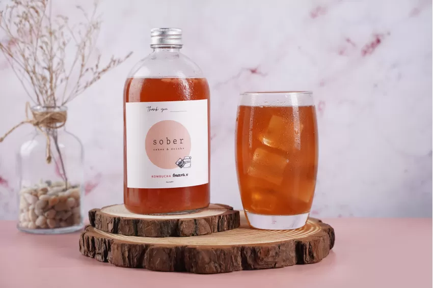 Kombucha Ổi Hồng, Lên Men Tự Nhiên, Tăng Cường Lợi Khuẩn, Chất Chống Oxy Hóa, Quà Tặng Sức Khỏe, Hương Vị Tươi Mát, Hỗ Trợ Tiêu Hóa