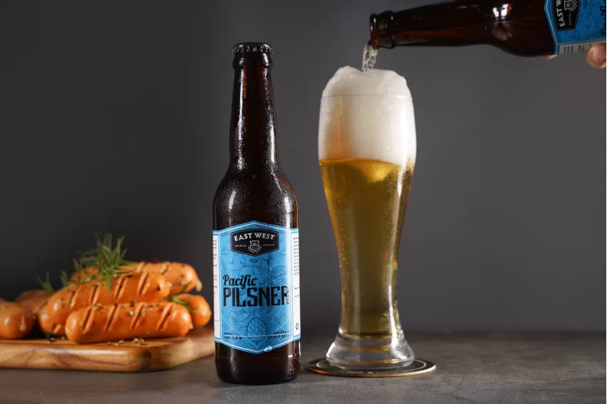 Bia Craft Pacific Pilsner, Chai 330ml, Bia Thủ Công Hương Vị Độc Đáo, Hương Thơm Mạch Nha Dịu Nhẹ Và Cam Chanh Chua Ngọt