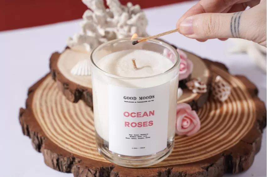 Ocean Roses Scented Candle, Size S