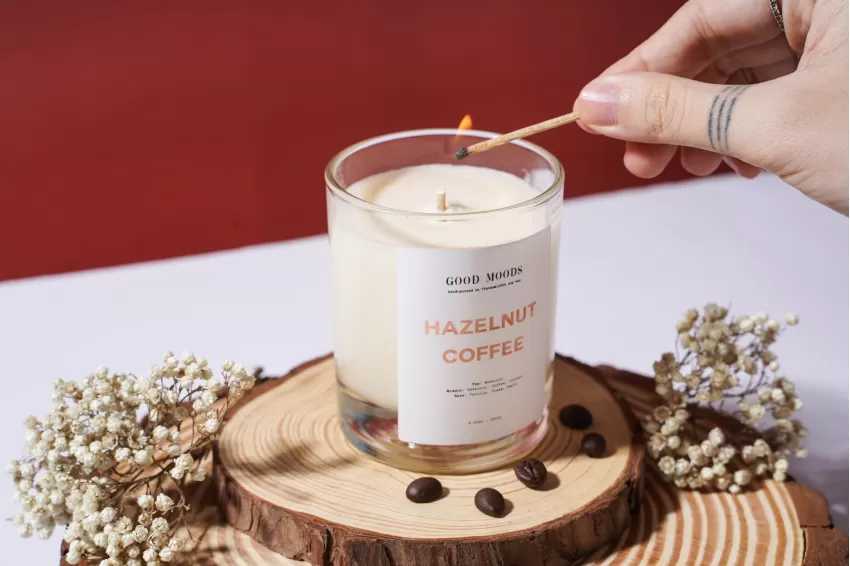 The scent of coffee-scented candles helps you stay alert and focused