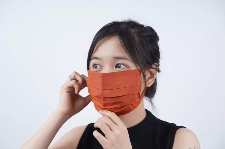 3-Layer Pleated Silk Face Mask, Silk Covered Strap, Made Of Soft, Breathable Silk Material, Comfortable For Extended Wear