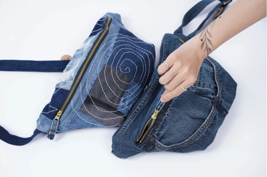 Túi Đeo Chéo Trước Ngực Từ Jeans Tái Chế, Thiết Kế Nhỏ Gọn, Đậm Chất Thể Thao, Phong Cách Trẻ Trung Và Hiện Đại