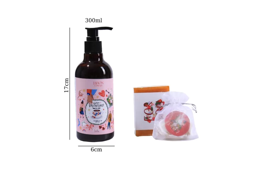 Set Of Shampoo, Soap And Fragrance Bag