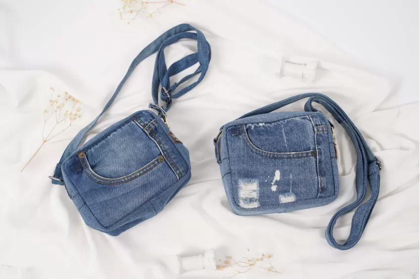 Túi Hộp Xanh Thiên Thanh Từ Jeans Tái Chế, Kiểu Dáng Nhỏ Gọn Tiện Dụng, Đựng Được Nhiều Đồ, Phù Hợp Dùng Khi Đi Chơi, Đi Dạo Phố