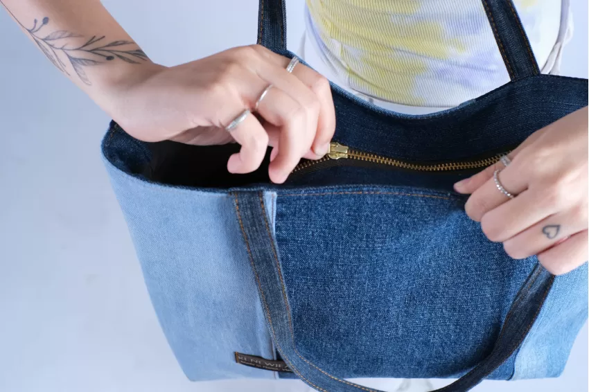 Túi Tote Size Lớn Từ Jeans Tái Chế, Form To Rộng Rãi, Quai Đeo Jeans Êm Ái,Phù Hợp Cả Đi Làm Và Đi Chơi