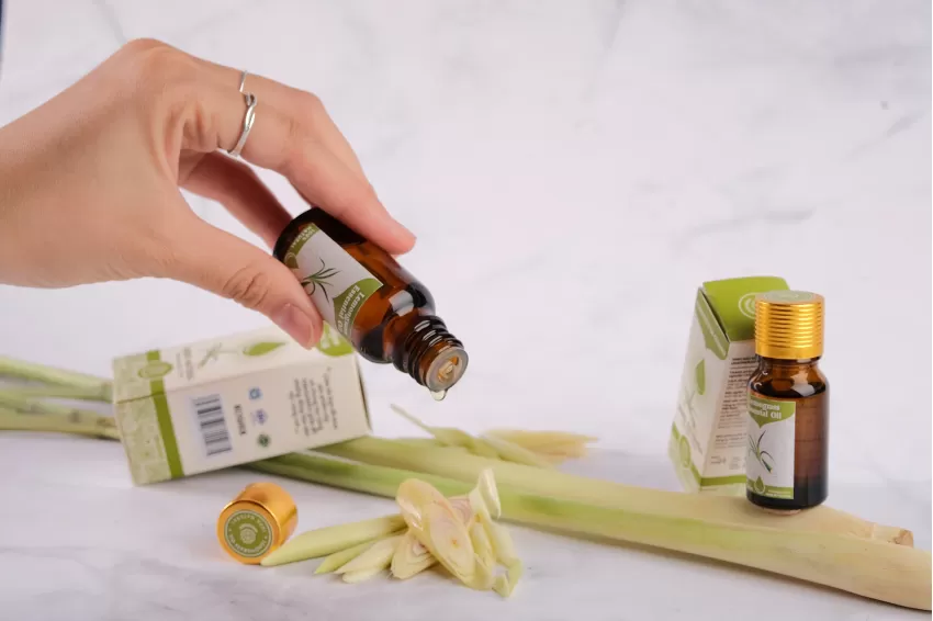 Organic Lemongrass Essential Oil