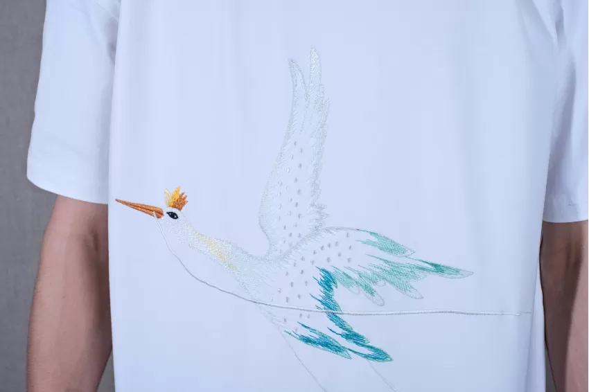 Swan Hand-Embroidery T-Shirt, Cotton T-Shirt, Short-Sleeved T-Shirt, Handcrafted Swan Embroidery, Cold Cotton T-Shirt