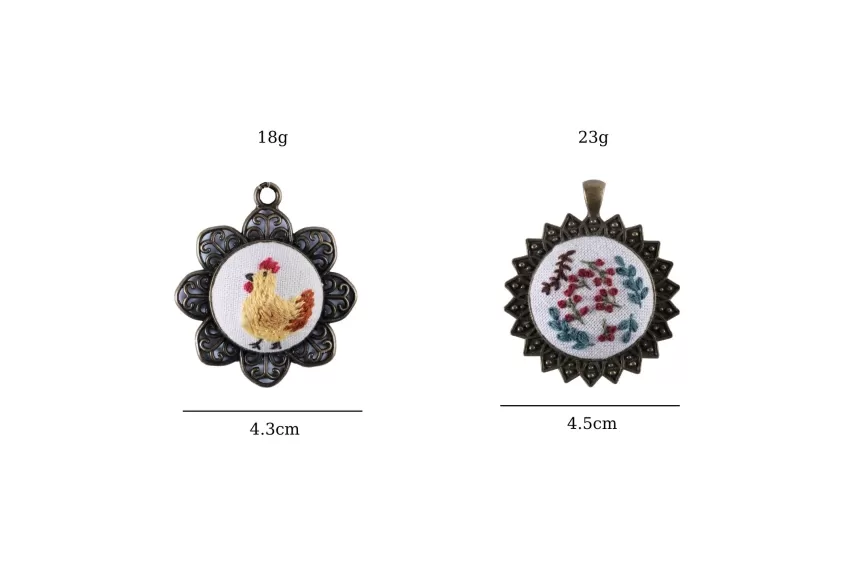 Flower-Shaped Pendant Necklace With Hand-Embroidery