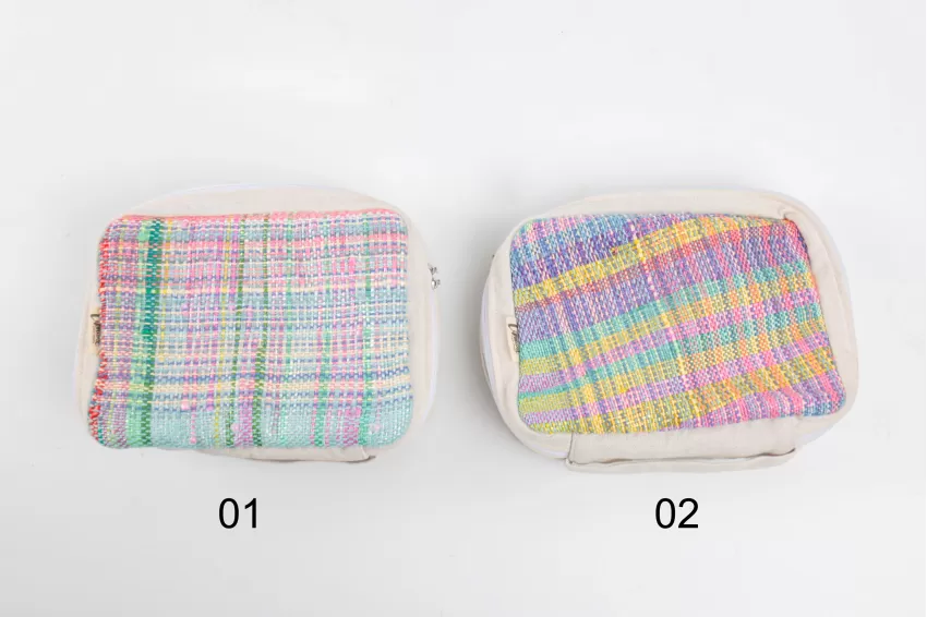 Handwoven Recycled Plastic Cosmetic Bag, Versatile And Convenient Bag, Bright Colors, Ideal For Travel