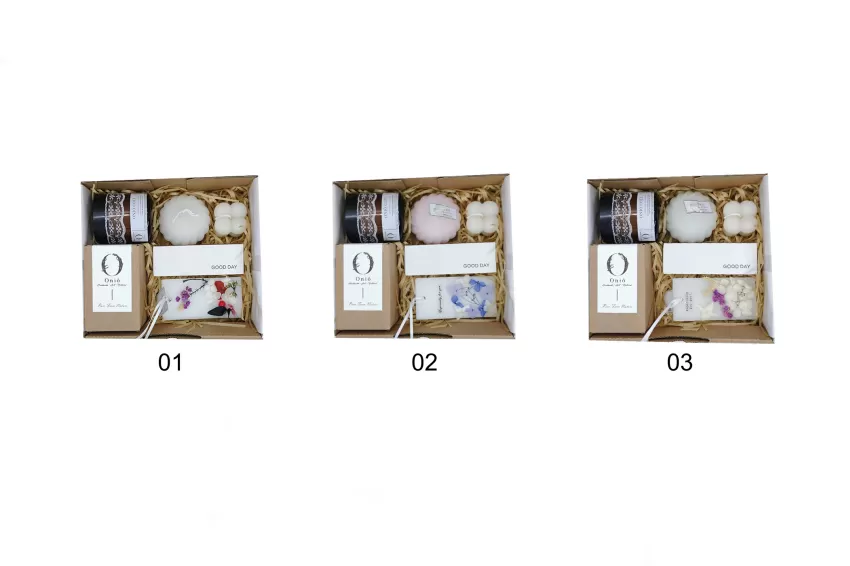 Gift Box of 3 Scented Candles (Cozy Oniõ Candle, Garlic Candle, Little Bubble Candle) And Scented Wax