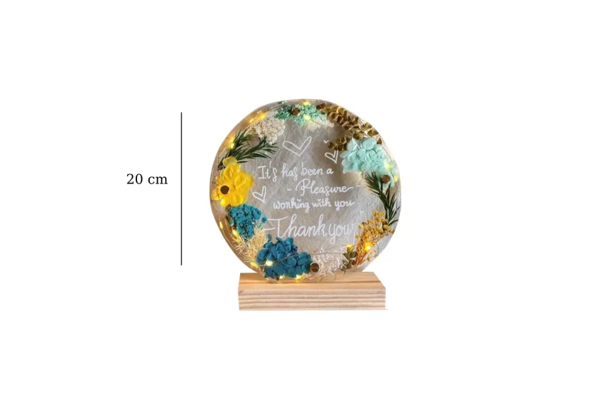 Multi Floral Design, Round Dried Flower Frame, Customizable Flower Colors and Messages, Conveying Messages of Love, Meaningful Gift