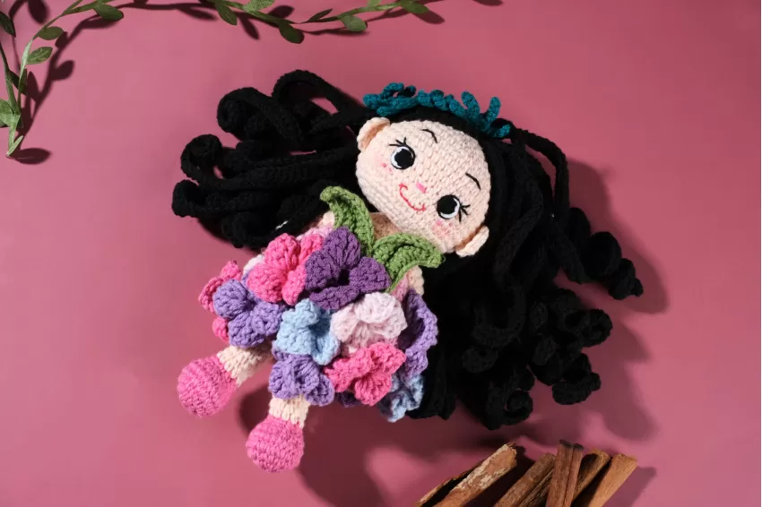 Hana Hydrangea Crochet Doll, Hydrangea Flower Pattern, Distinctive Colors And Shapes, Soft Knit Material, Elegant Design