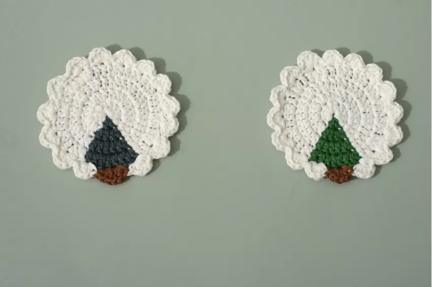 Christmas Coaster, Good Absorbency, Made of Cotton Yarn, High Durability, Intricate Hand-Knitting Technique, Festival Decoration