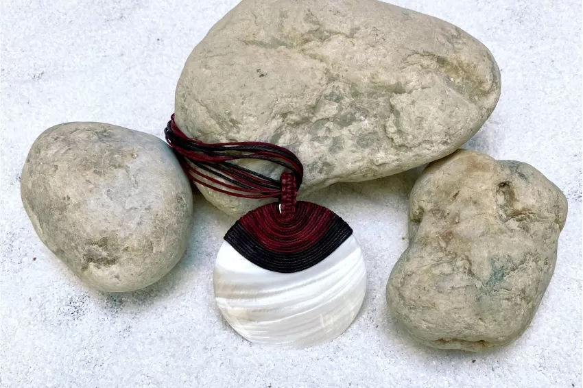 White Mussel Shell Necklace, Material from the Ocean, Large Pendant, Bohemian Style, Natural and Free-spirited Beauty