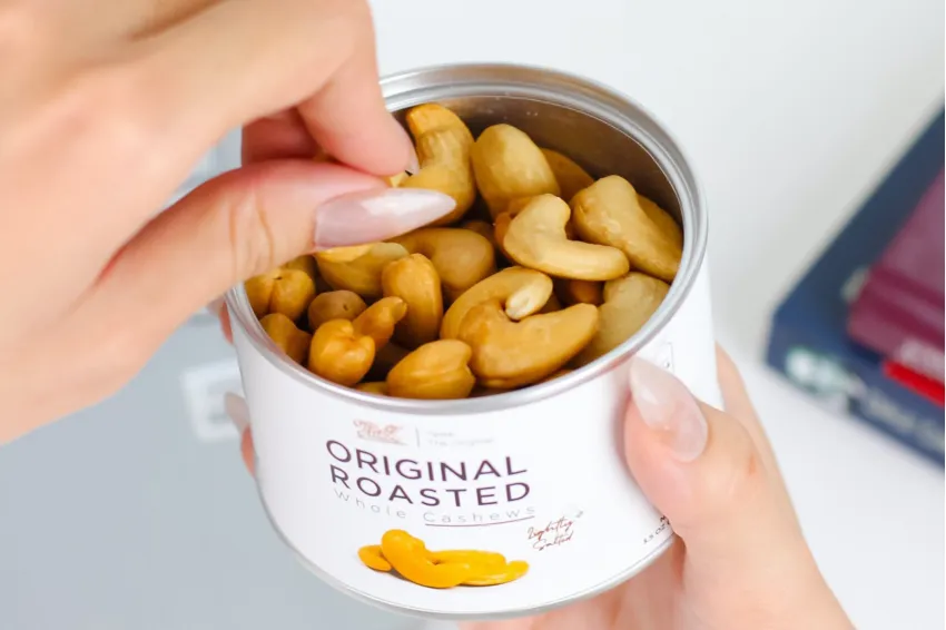 Original Roasted Whole Cashews In Tin Jar, Premium Cashew Nuts, Crispy Fat, Vietnamese Snacks, Pure Cashew Nuts, Good For Health, Exclusive Design