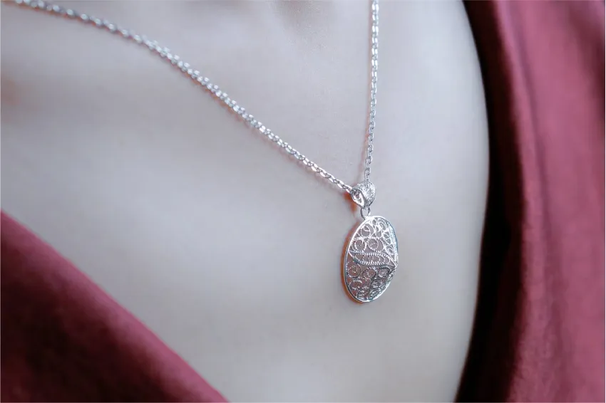 Conical Hat Silver Necklace, Intricately Designed Pendant, Elegant Beauty, Traditional Silver Craftsmanship, Elegant Jewelry