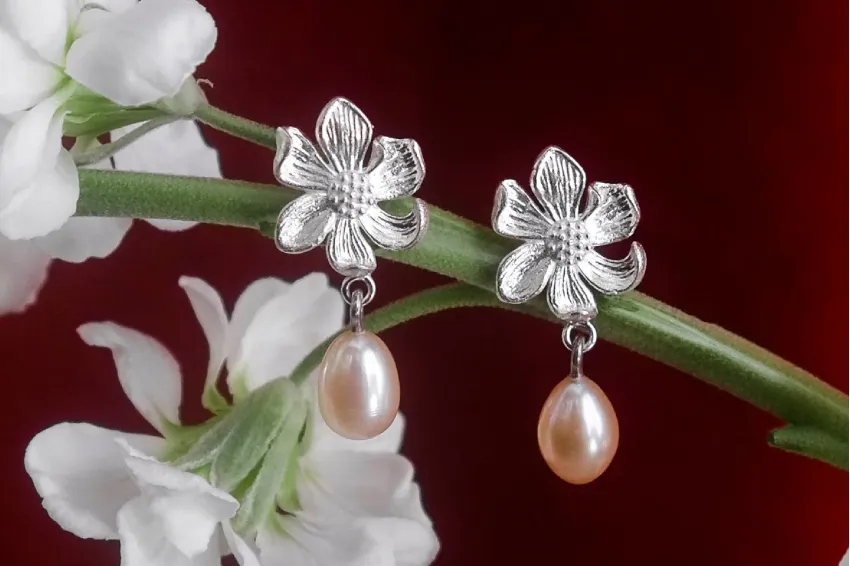 “Cúc Ngọc” Silver Earrings With Freshwater Pearl, Elegant Daisy Pattern, Sophisticated Beauty, Subtle Accent for Outfits, Stylish Design