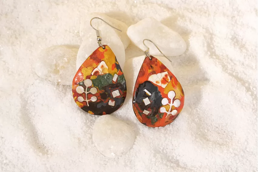 Medium Water Drop Earrings With Lacquered Pattern, Rustic Material, Unique Artistic Lacquer Patterns, Eye-catching, Unique Earrings