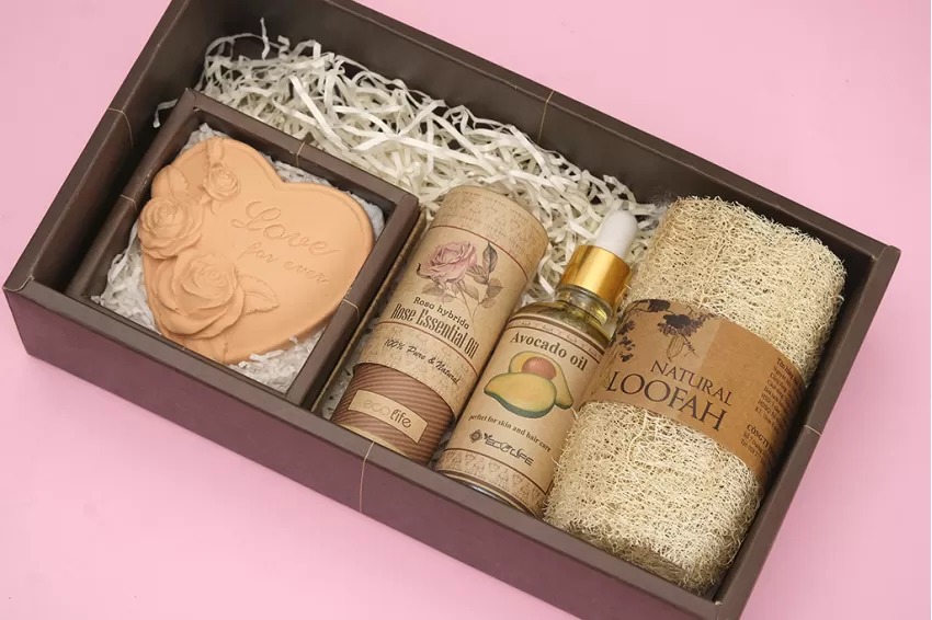 Skincare & Aromatherapy Gift Box For Girlfriend