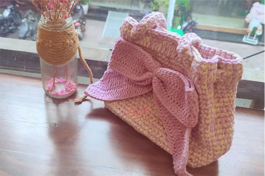Lovely Bow Crochet Bag, Handcrafted Crochet, Versatile Drawstring Design, Durable, Versatile Strap, Fashionable Style