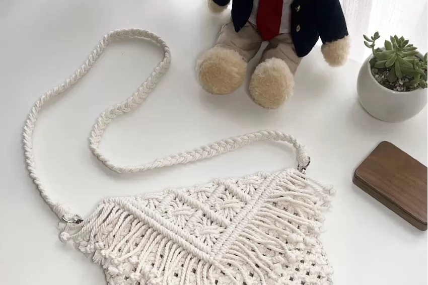 Macrame Envelope Bag, Handcrafted Handbag, Soft Macrame Material, Pure White Color, High Durability, Modern Design