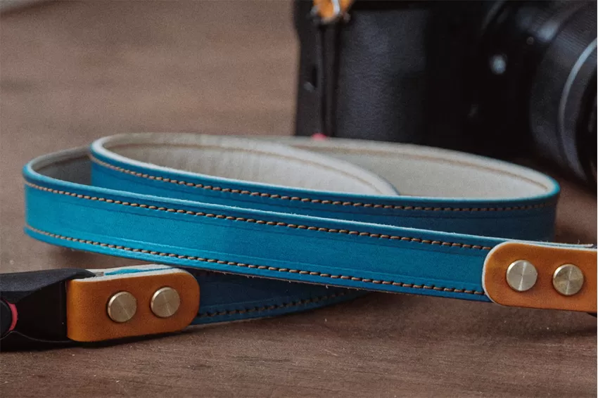 Veg-Tan Leather Camera Strap, Premium Leather Material, Meticulous Stitching, Minimalist and Practical Design